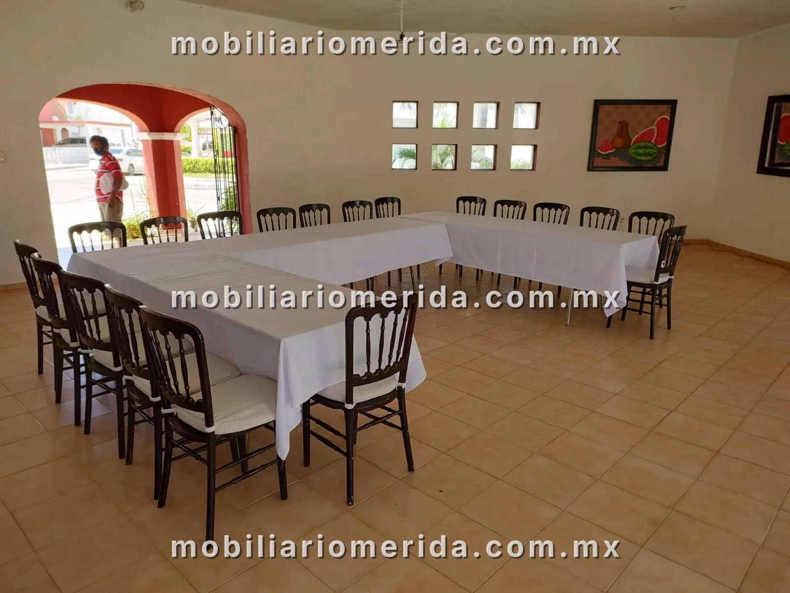 Renta de mesas, sillas tiffany y manteles para reunion oficina: Mesa rectangular con 10 sillas plegables, Sillas Tiffany en Mérida