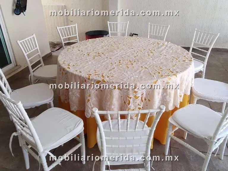Renta de mesa redonda con sillas tiffany y manteles en merida, Mobiliario para bodas en Mérida
