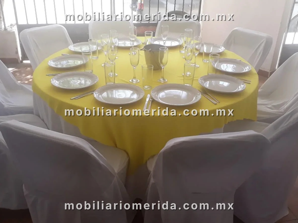 Renta de mesas, sillas cubiertas, manteles, vajilla y cristaleria para evento, Manteles en Mérida